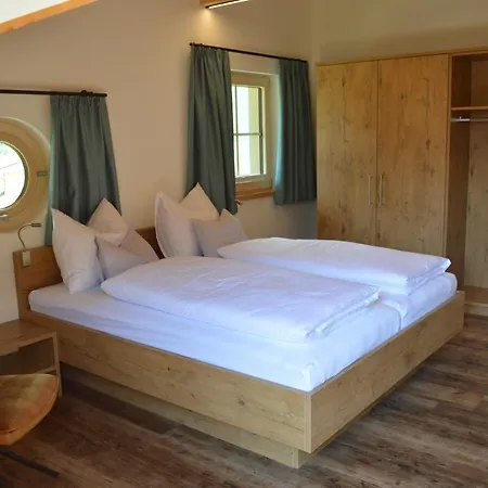 Gstinighof Apartamento Ainet